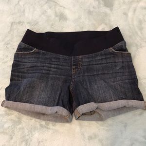 Maternity shorts